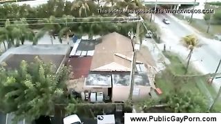 Пацаны забрались в заброшенное здание и трахнулись в очко перед окном