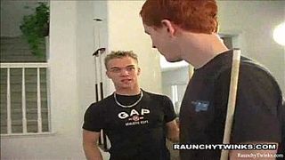 Проиграв в партию бильярда, рыжий парнишка получил еблю в жопу от победителя