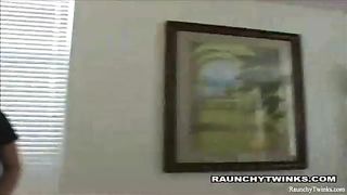 Проиграв в партию бильярда, рыжий парнишка получил еблю в жопу от победителя