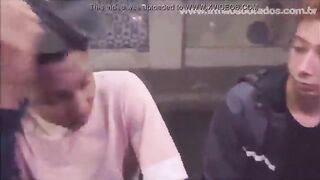 Негр познакомился с белым геем и трахнул его в жопу