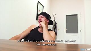 Парню нужны деньги и он согласен на гей секс