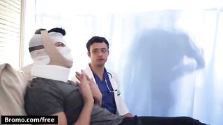 Ничто не мешает устроить групповуху в кабинете врача