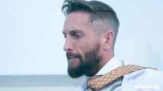 Врач трахает бизнесмена в задницу