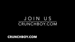 Два молодых человека ебутся, видя друг друга впервые