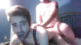 Чела трахают онлайн в жопу в позе стрелы